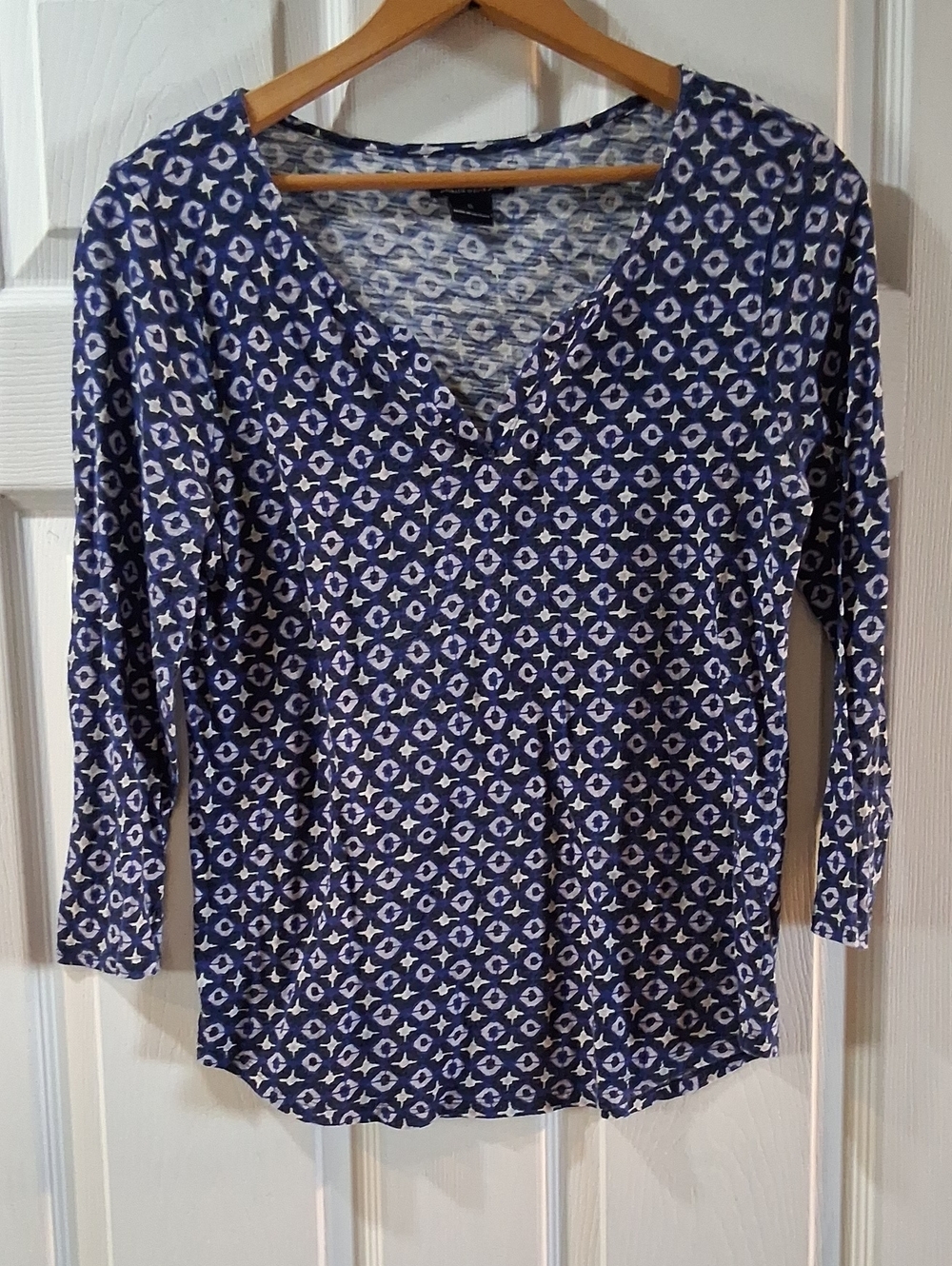 Lucky Brand Blue & White Patterned 3/4 Sleeve V-Neck Top